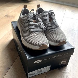 Dr. Scholl’s tennis shoes